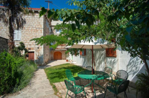 Отель Apartment Dalmatian Garden  Шибеник